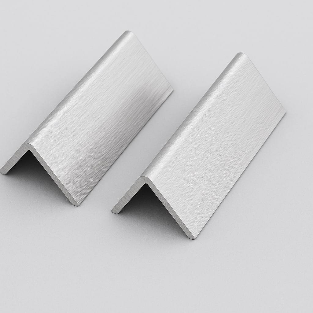 Уголок алюминиевый прессованный неравнополочный 43.5х30х4 мм АМц ГОСТ 13738-91